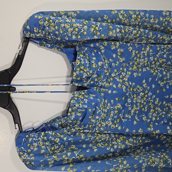 {ASTR The Label} Vivian Dress in Blue Floral - Size Medium - Picture 7 of 17